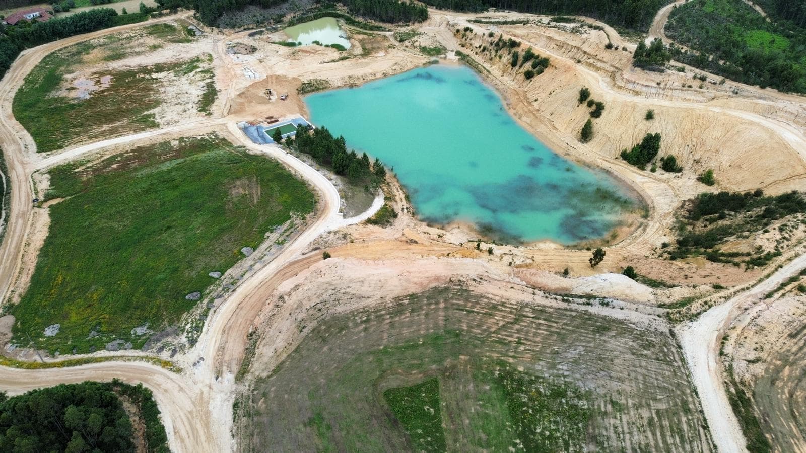 Lago da pedreira no Outeiro Test Center